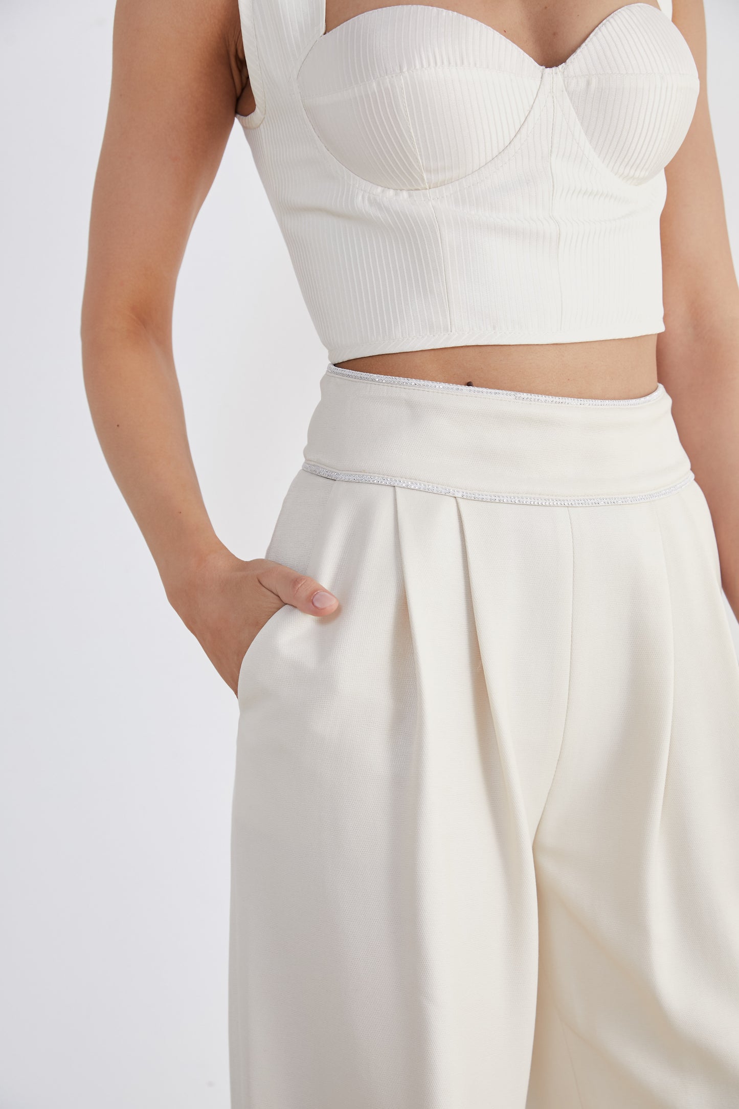 Top Alb Decupat, Cropped